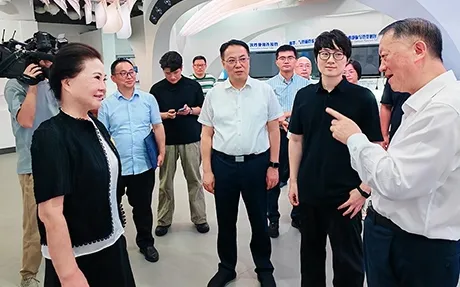 I juli 2025 besøkte styreleder Chen for CPPCC Sujia Medical